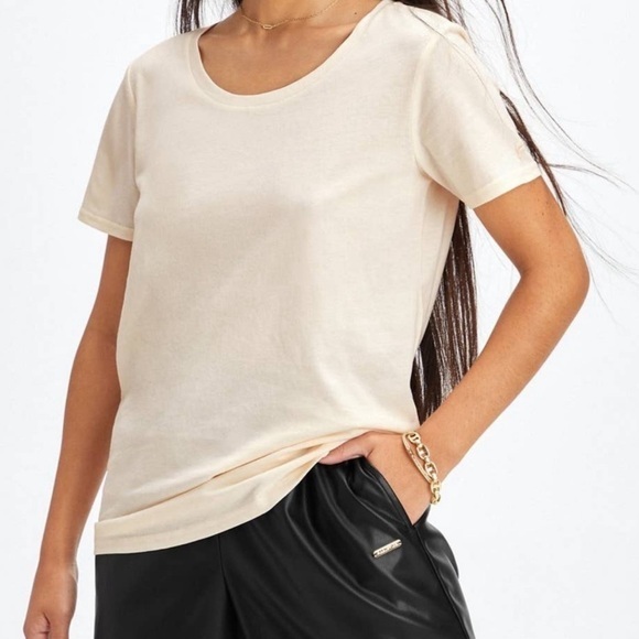 NWT Fabletics Peach Short Sleeve T-Shirt Size Medium 100% Cotton Jersey Tee - Picture 1 of 10